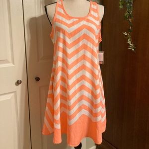 Justify white / Neon coral chevron Sun dress size medium NWT